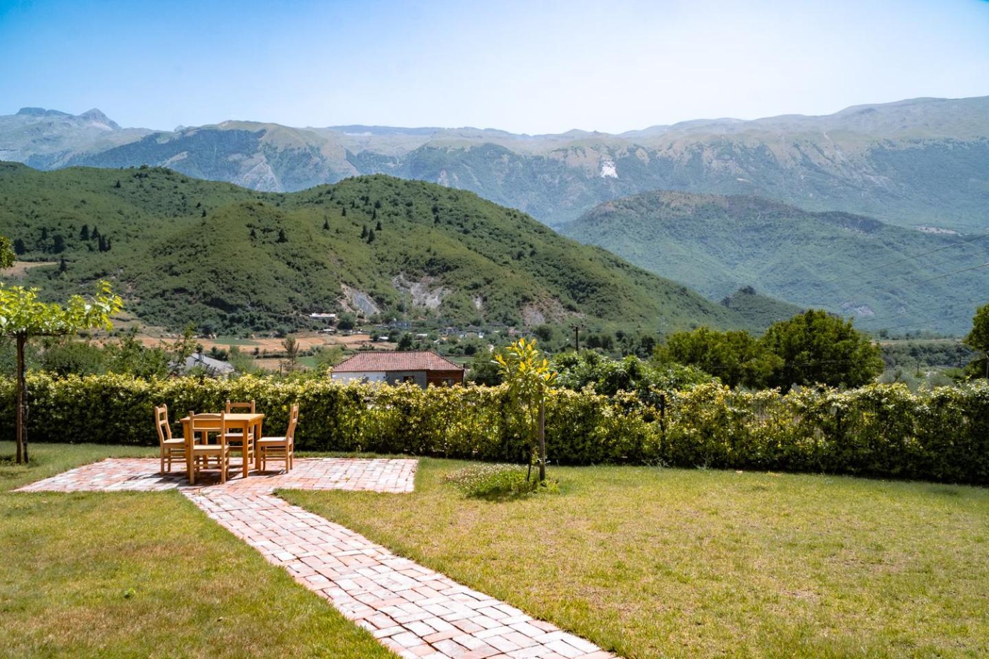 Bujtina Lumo & Pool Përmet Exterior foto