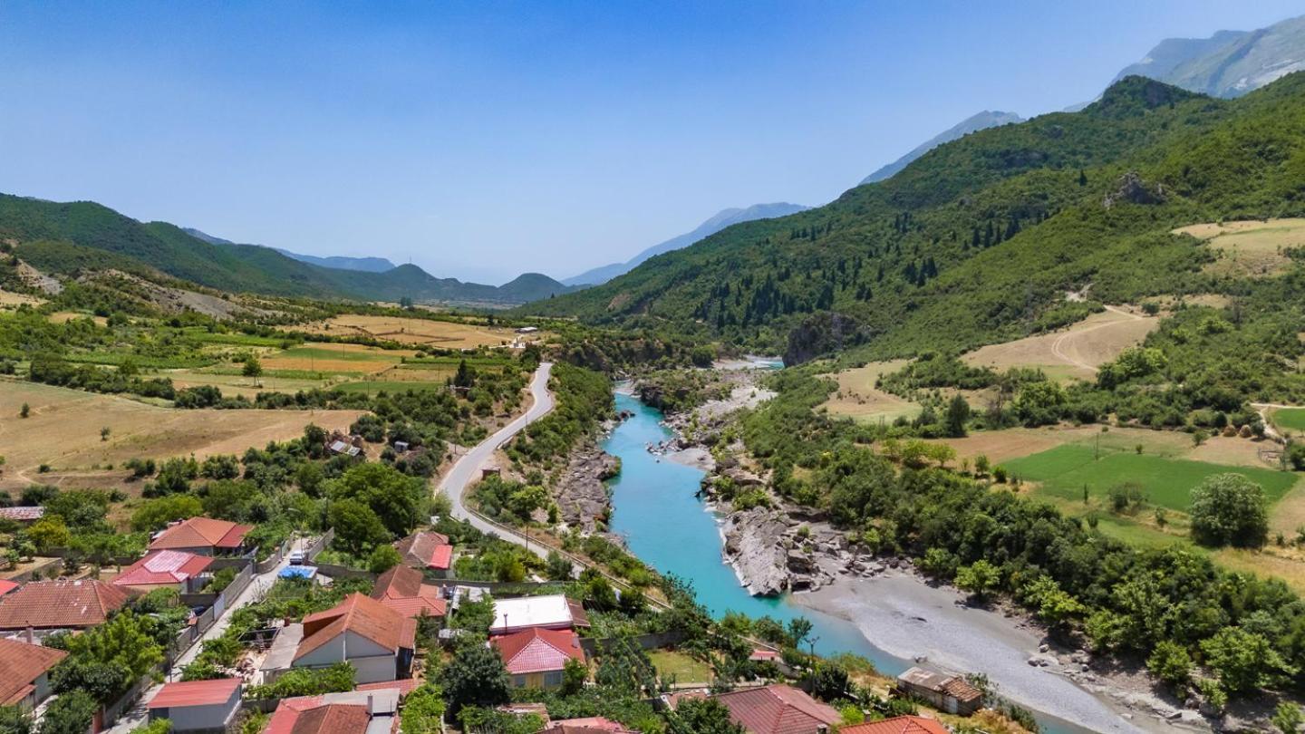 Bujtina Lumo & Pool Përmet Exterior foto