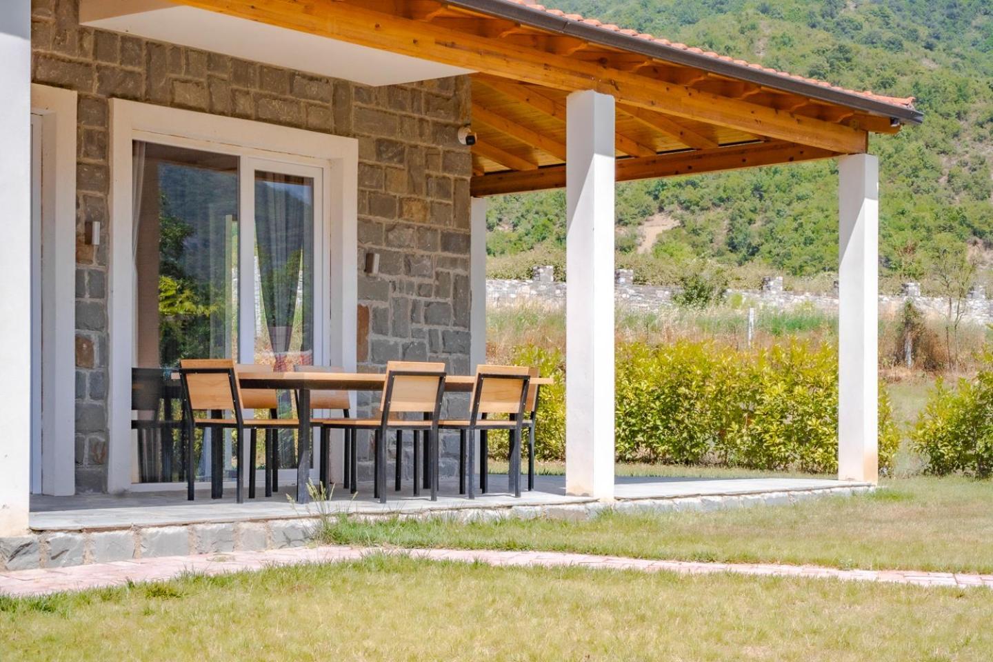 Bujtina Lumo & Pool Përmet Exterior foto