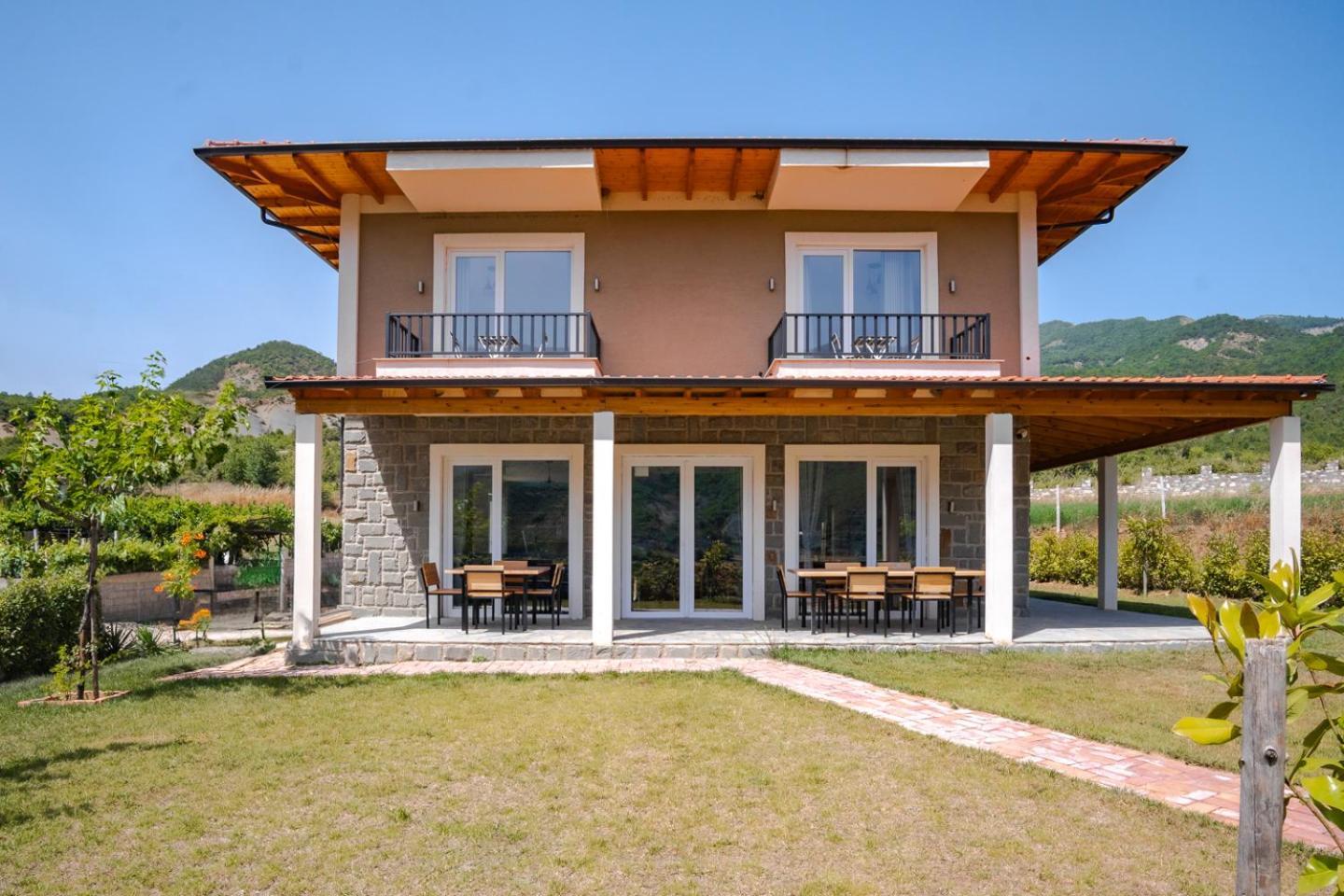 Bujtina Lumo & Pool Përmet Exterior foto