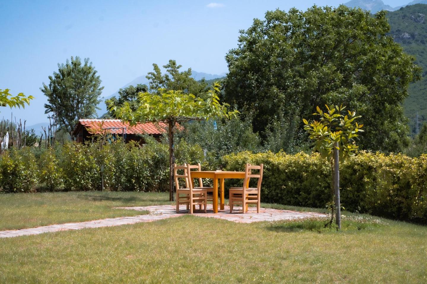 Bujtina Lumo & Pool Përmet Exterior foto